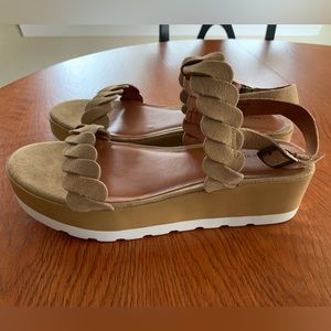 Lucky Brand Women's Vellenora Platform Wedge Sandal, 10